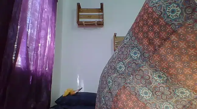 Snapshot of charlott_ponce chatting on 5, 2, 2025 charlott ponce online show from 5, 2, 2025