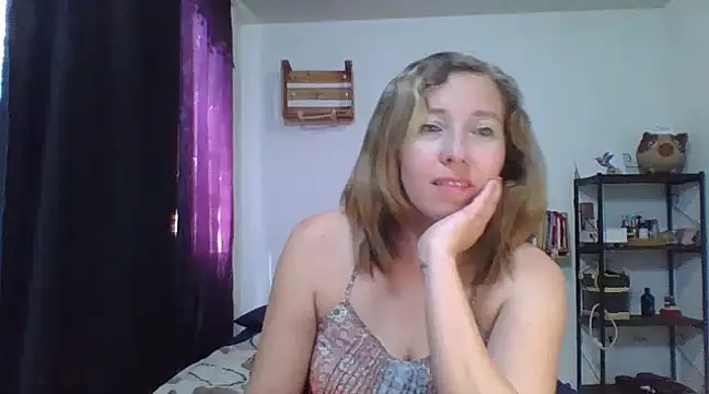 Snapshot of charlott_ponce chatting on 8, 2, 2025 charlott ponce online show from 8, 2, 2025