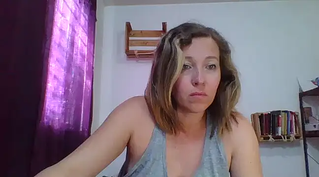 Snapshot of charlott_ponce chatting on 10, 2, 2025 charlott ponce online show from 10, 2, 2025