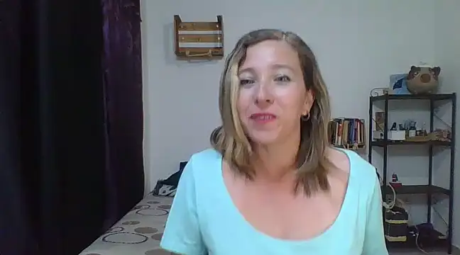 Snapshot of charlott_ponce chatting on 6, 3, 2025 charlott ponce online show from 6, 3, 2025