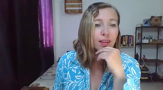 Snapshot of charlott_ponce chatting on 6, 3, 2025 charlott ponce online show from 6, 3, 2025