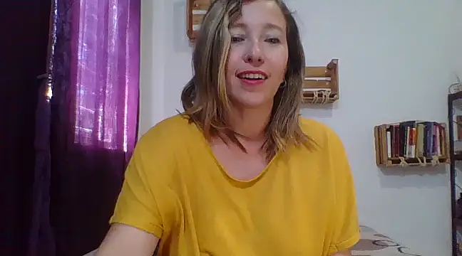Snapshot of charlott_ponce chatting on 8, 3, 2025 charlott ponce online show from 8, 3, 2025