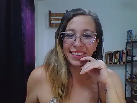 Snapshot of charlott_ponce chatting on 9, 9, 2025 charlott ponce online show from 9, 9, 2025
