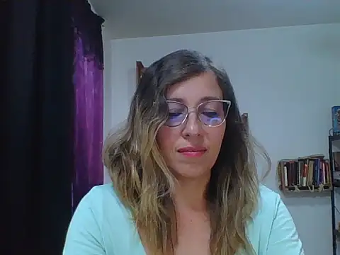Snapshot of charlott_ponce chatting on 18, 9, 2025 charlott ponce online show from 18, 9, 2025