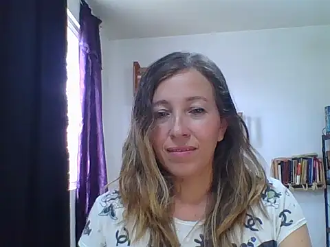 Snapshot of charlott_ponce chatting on 19, 9, 2025 charlott ponce online show from 19, 9, 2025