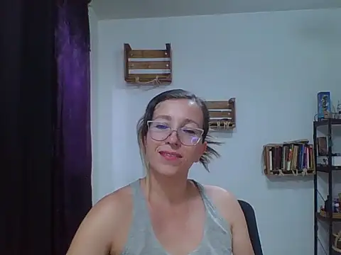 Snapshot of charlott_ponce chatting on 22, 9, 2025 charlott ponce online show from 22, 9, 2025