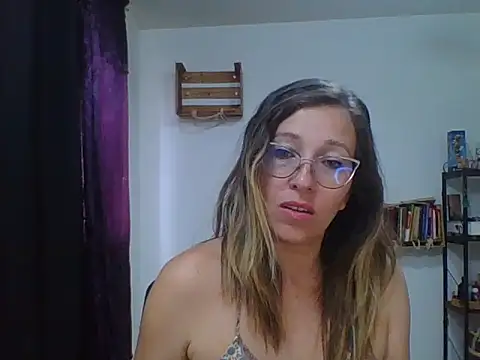 Snapshot of charlott_ponce chatting on 23, 9, 2025 charlott ponce online show from 23, 9, 2025