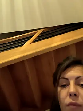 LadySaraah34 online show from 11, 11, 2025