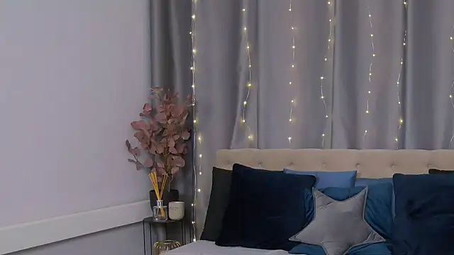 Snapshot of VioletiSwone chatting on 2, 2, 2025 VioletiSwone online show from 2, 2, 2025