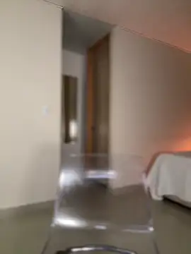 Lianh Benett online show from 4, 2, 2025