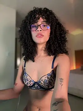 Lianh Benett online show from 8, 2, 2025