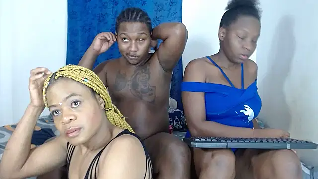 Snapshot of sexxxtreeme_ chatting on 4, 3, 2025 sexxxtreeme  online show from 4, 3, 2025