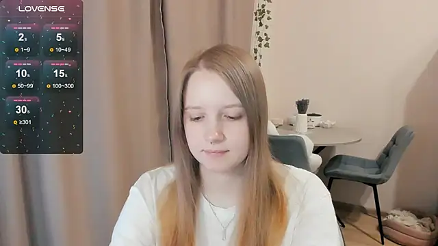 Snapshot of Alyaley chatting on 5, 11, 2025 Alyaley online show from 5, 11, 2025