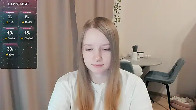 Snapshot of Alyaley chatting on 8, 11, 2025 Alyaley online show from 8, 11, 2025