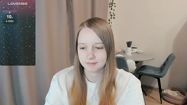 Snapshot of Alyaley chatting on 13, 11, 2025 Alyaley online show from 13, 11, 2025