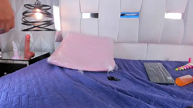 RileyThompson1 online show from 15, 3, 2025