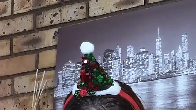 Snapshot of Astoria_Moon chatting on 20, 12, 2025 Astoria Moon online show from 20, 12, 2025