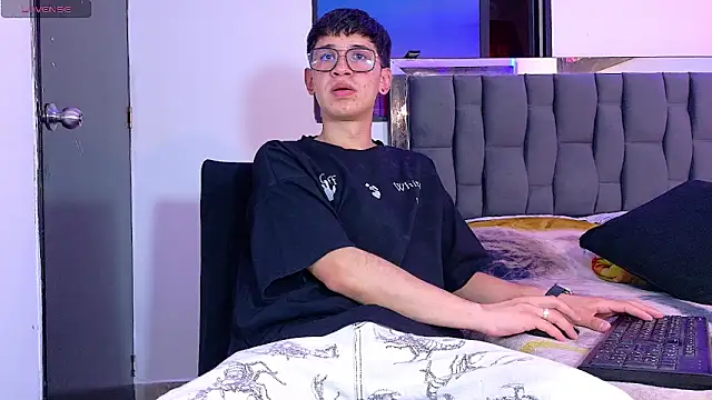 Snapshot of Mr_daren_ chatting on 19, 6, 2026 Mr daren online show from 19, 6, 2026