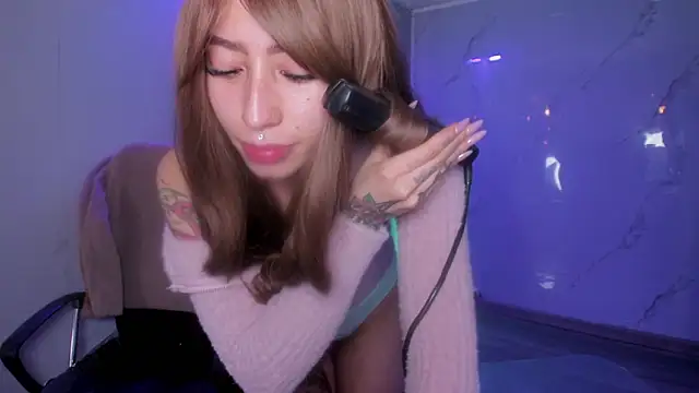 Snapshot of LilithCooperr_ chatting on 8, 4, 2026 LilithCooperr online show from 8, 4, 2026