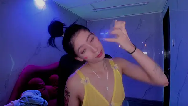 Snapshot of LilithCooperr_ chatting on 10, 4, 2026 LilithCooperr online show from 10, 4, 2026