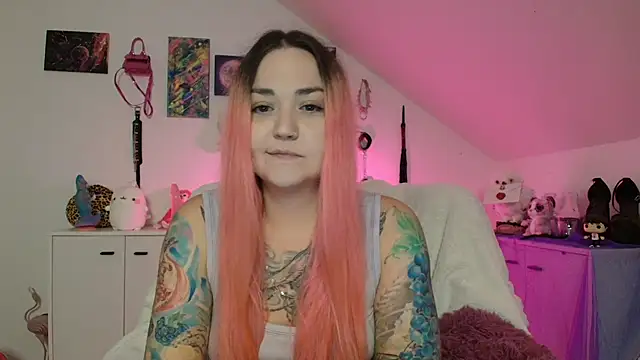 Snapshot of PinkHurricaneOfficial chatting on 23, 9, 2025 PinkHurricaneOfficial online show from 23, 9, 2025