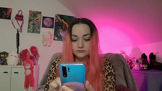 Snapshot of PinkHurricaneOfficial chatting on 28, 10, 2025 PinkHurricaneOfficial online show from 28, 10, 2025