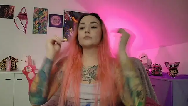 Snapshot of PinkHurricaneOfficial chatting on 4, 11, 2025 PinkHurricaneOfficial online show from 4, 11, 2025