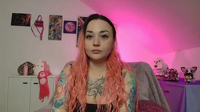 Snapshot of PinkHurricaneOfficial chatting on 7, 11, 2025 PinkHurricaneOfficial online show from 7, 11, 2025