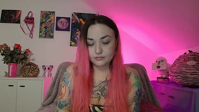 Snapshot of PinkHurricaneOfficial chatting on 30, 11, 2025 PinkHurricaneOfficial online show from 30, 11, 2025