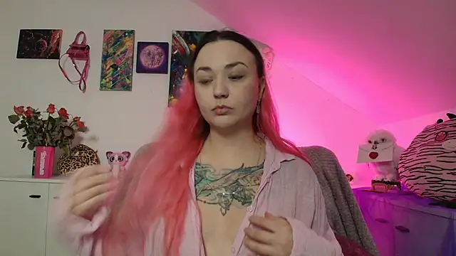 Snapshot of PinkHurricaneOfficial chatting on 2, 12, 2025 PinkHurricaneOfficial online show from 2, 12, 2025