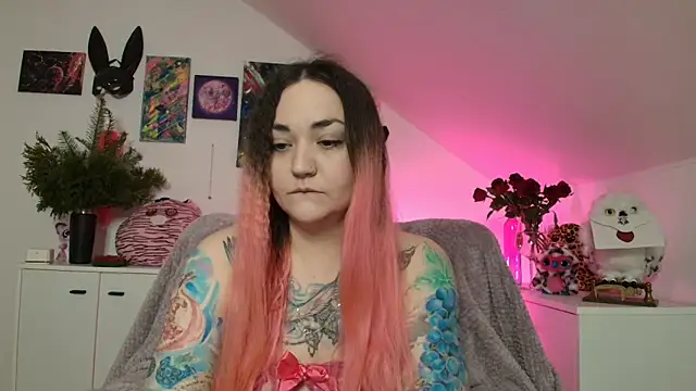 PinkHurricaneOfficial online show from 2, 4, 2026