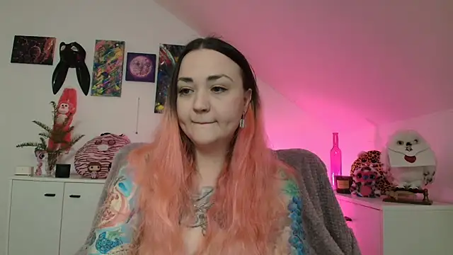 PinkHurricaneOfficial online show from 8, 4, 2026