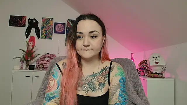 PinkHurricaneOfficial online show from 14, 4, 2026