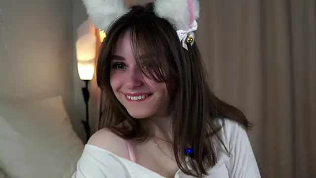 Snapshot of EstherMitchel chatting on 14, 1, 2025 EstherMitchel online show from 14, 1, 2025