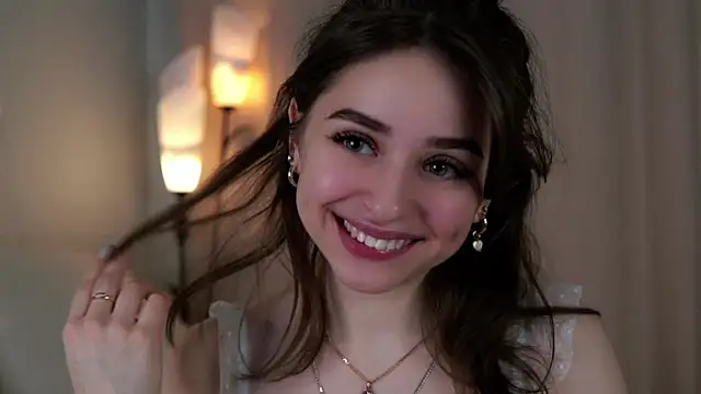 Snapshot of EstherMitchel chatting on 17, 1, 2025 EstherMitchel online show from 17, 1, 2025