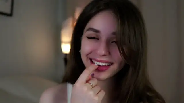 Snapshot of EstherMitchel chatting on 18, 1, 2025 EstherMitchel online show from 18, 1, 2025