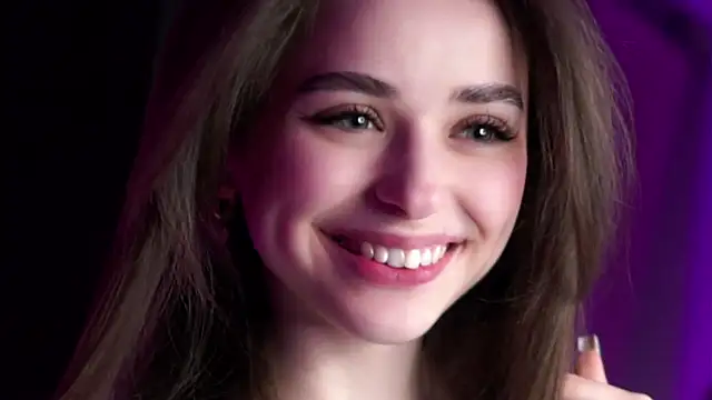 Snapshot of EstherMitchel chatting on 9, 3, 2025 EstherMitchel online show from 9, 3, 2025