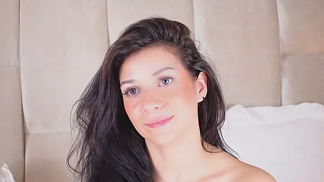 Snapshot of KiraKayleigh1 chatting on 18, 2, 2025 KiraKayleigh1 online show from 18, 2, 2025