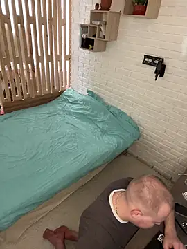 MrMrsRight online show from 26, 10, 2025