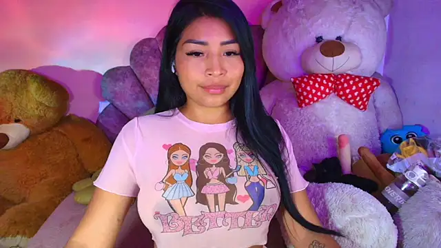 Pocahontascute 33 online show from 11, 5, 2026