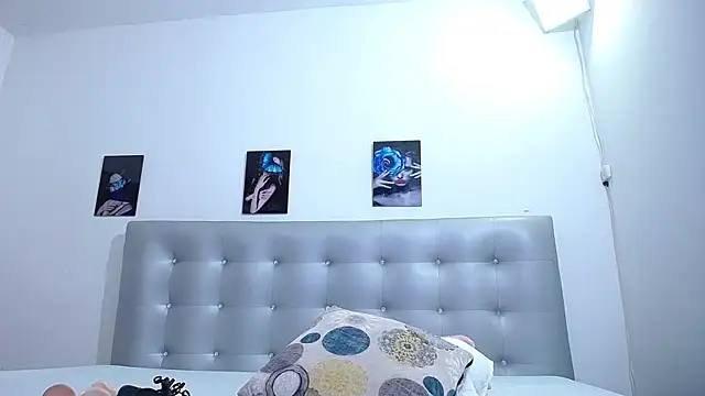 horny-juliette online show from 28, 5, 2026