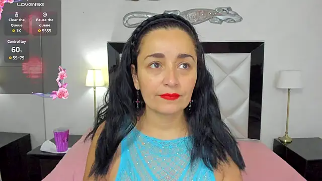  luna  sweet  online show from 17, 1, 2025