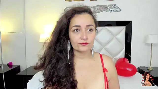  luna  sweet  online show from 14, 2, 2025