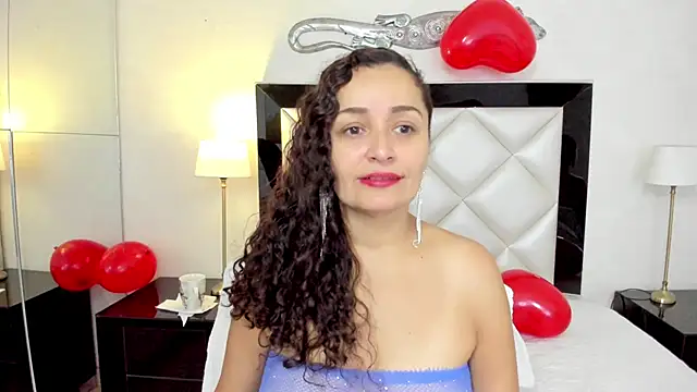  luna  sweet  online show from 15, 2, 2025