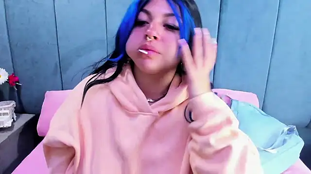 Snapshot of Cocoo_Nuth chatting on 6, 2, 2026 Cocoo Nuth online show from 6, 2, 2026