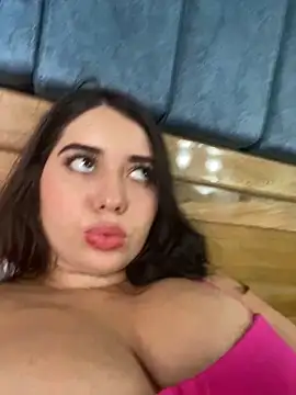 Snapshot of Tara__Sexy chatting on 3, 12, 2024 Tara Sexy online show from 3, 12, 2024