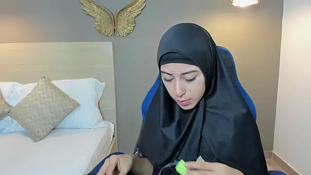 chaymae nah  online show from 7, 12, 2024