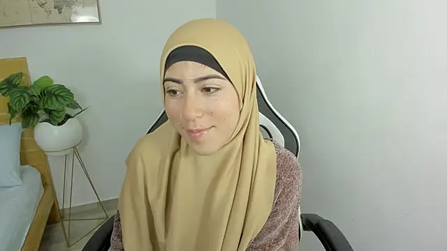 chaymae nah  online show from 16, 1, 2025