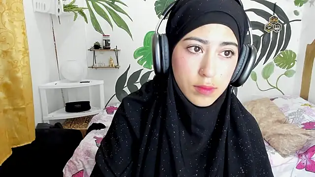 chaymae nah  online show from 24, 10, 2025