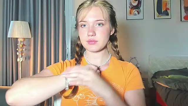 Snapshot of HanahCute chatting on 23, 2, 2025 HanahCute online show from 23, 2, 2025